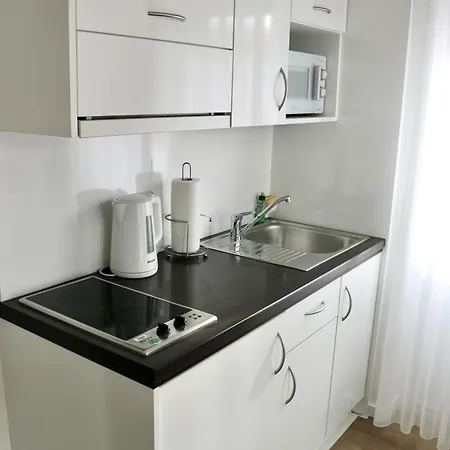 Modern Zentrum Apartman *